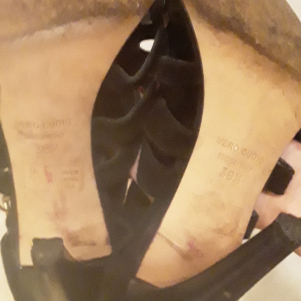 Heels - Picture 6 of 7